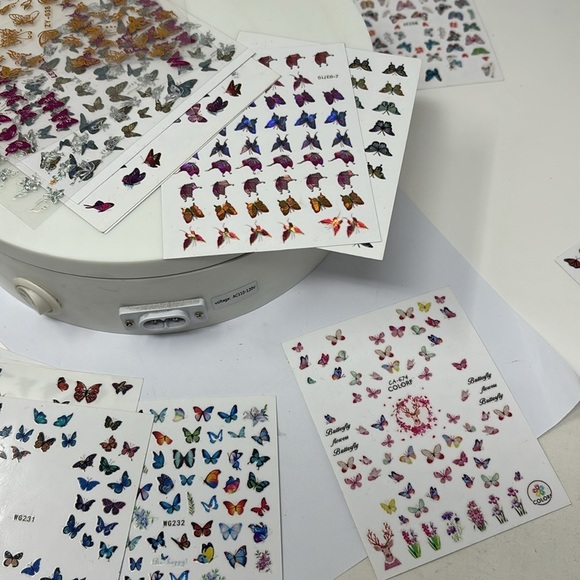 Nail Art Stickers Set, Floral & Butterfly Designs, Self-Adhesive acrylic nails - Picture 1 of 14